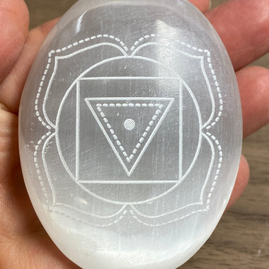 Selenite Palmstones Chakras